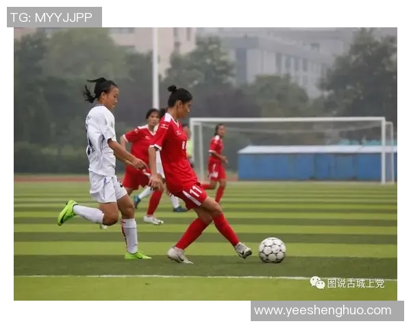 中国足球女球星风采展现 从场上到场下的精彩瞬间